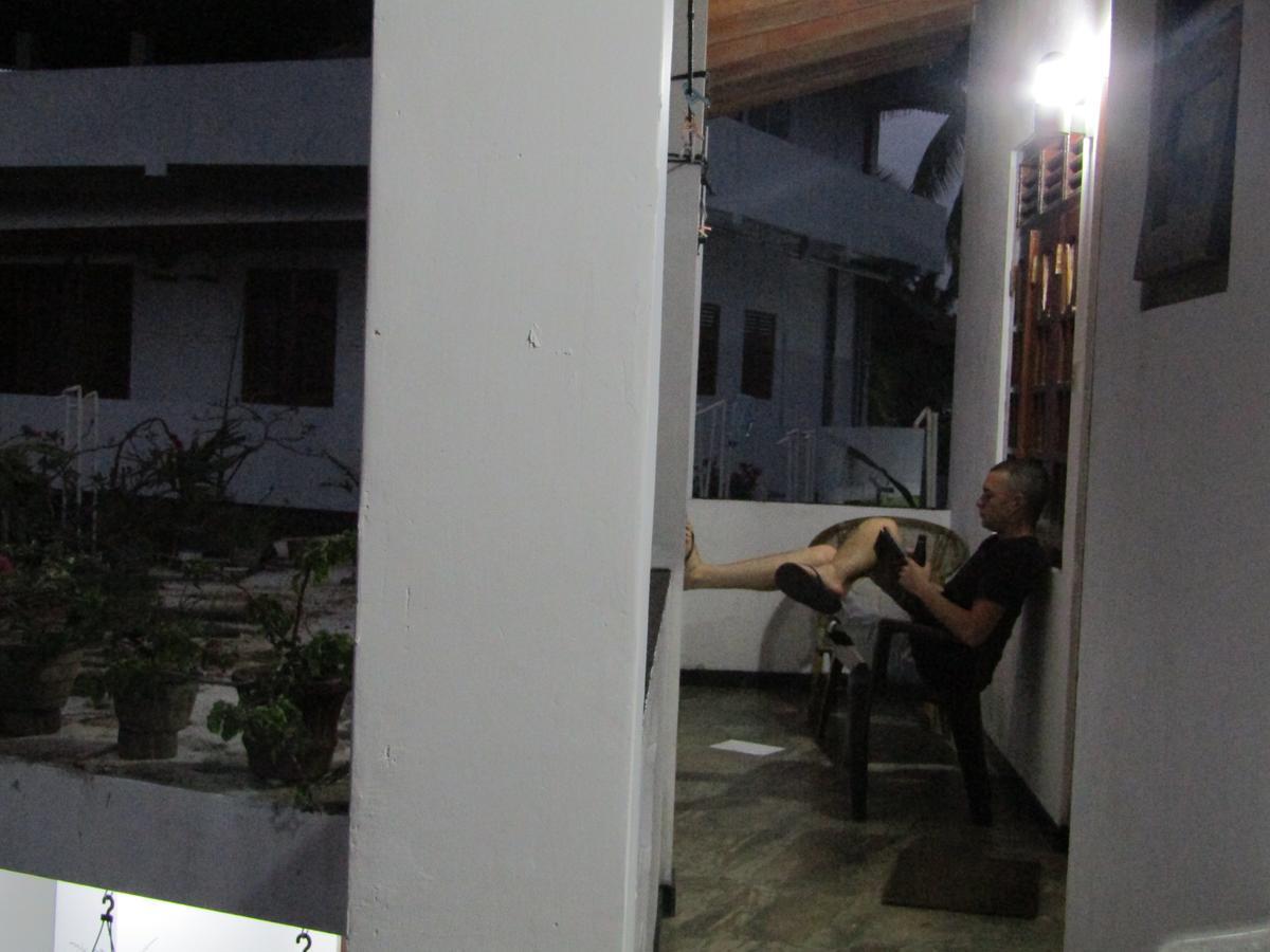 New Sea Lion Guest House Hikkaduwa Ngoại thất bức ảnh