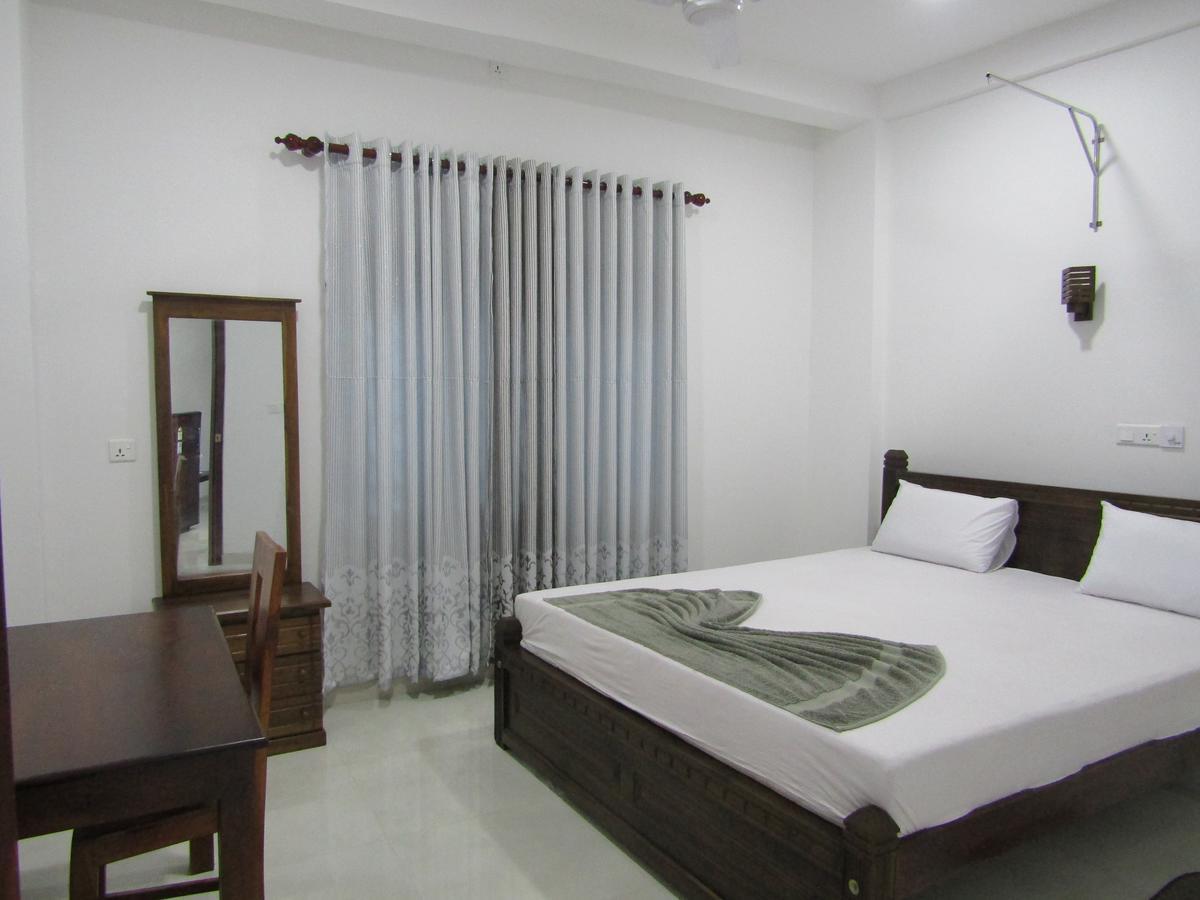 New Sea Lion Guest House Hikkaduwa Ngoại thất bức ảnh